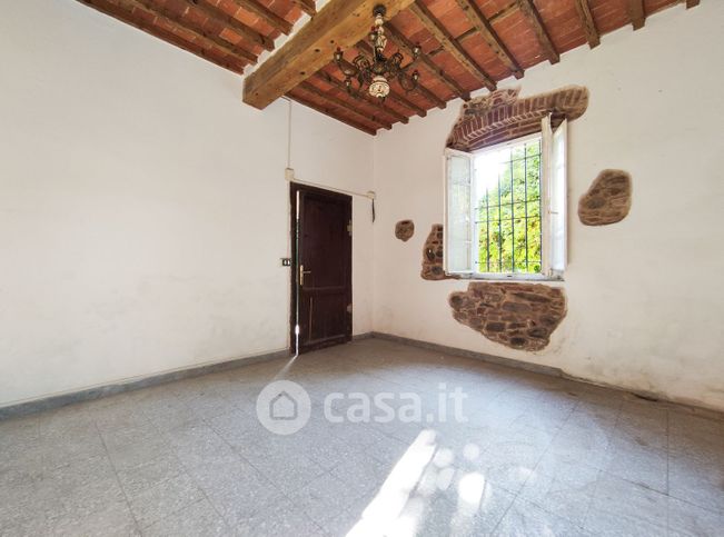 Casa bi/trifamiliare in residenziale in Via IV Novembre