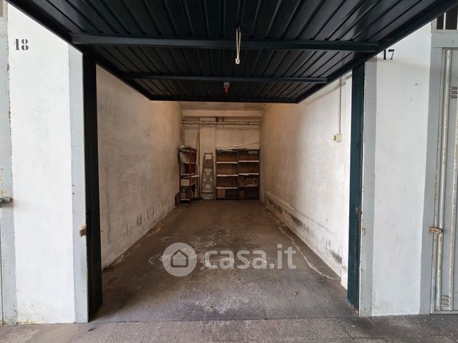 Garage/posto auto in residenziale in Via Luigi Tasselli