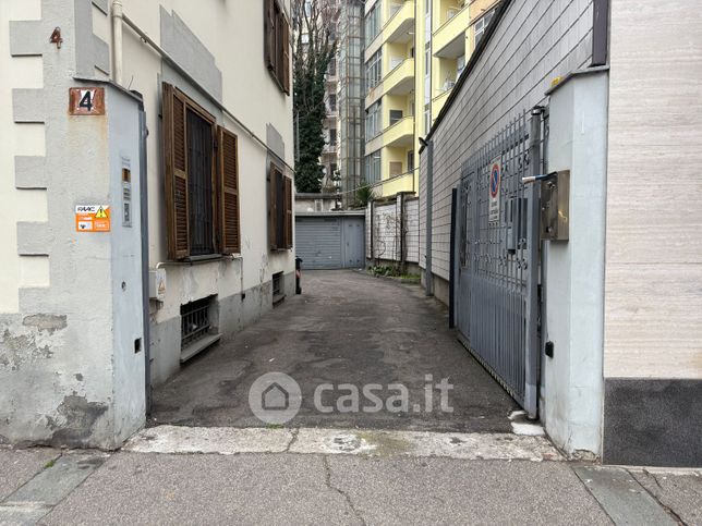 Garage/posto auto in residenziale in Via Mollieres 4