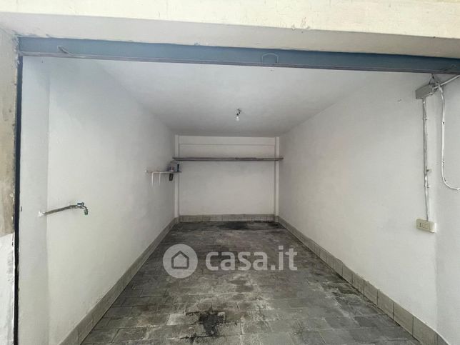 Garage/posto auto in residenziale in Via Cipro 94