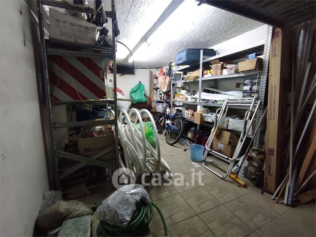 Box/posto auto in residenziale in Via Adria