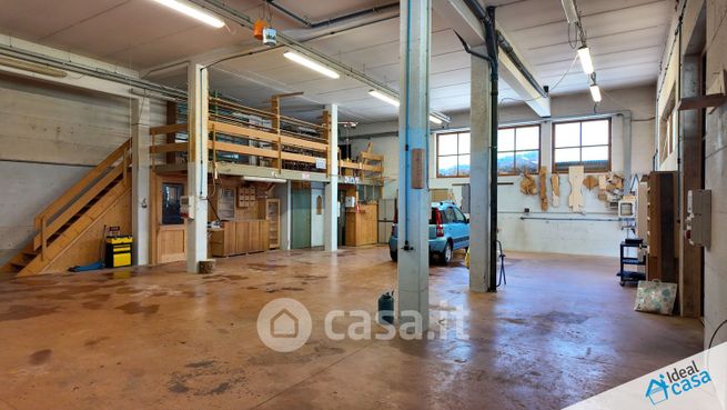 Capannone in commerciale in LocalitÃ  Lausen