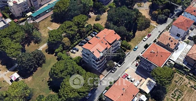 Box/posto auto in residenziale in Via Filippo Buonarroti 12