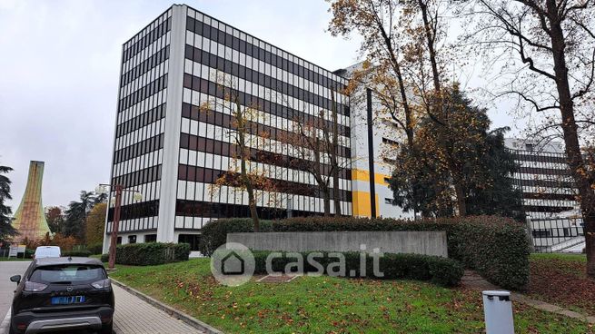 Ufficio in commerciale in Via Caldera 21