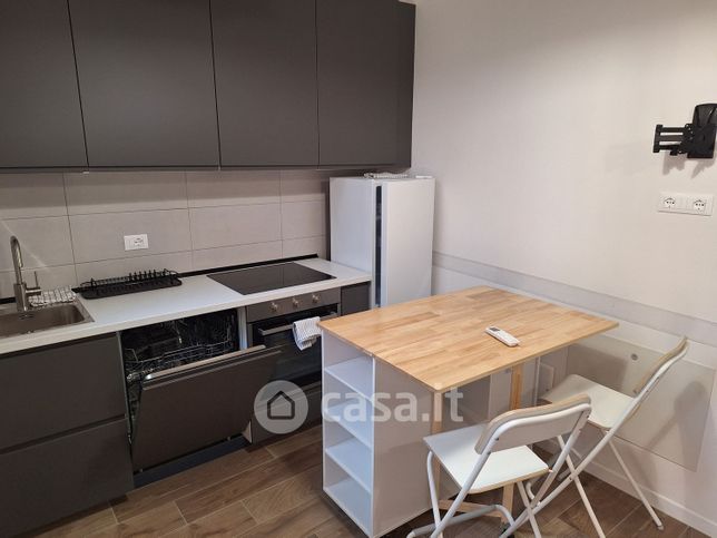 Appartamento in residenziale in Viale Antonio Silvani 4