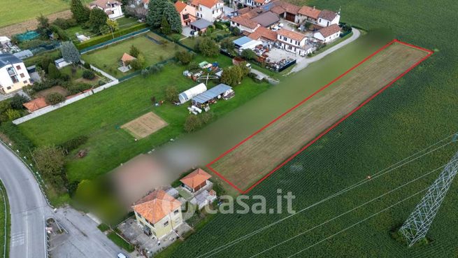 Terreno agricolo in commerciale in Via IV Novembre