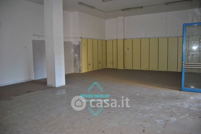 Attivitã /licenza (con o senza mura) in commerciale in Via Francesco Cilea 52
