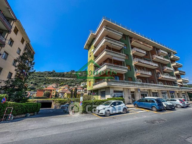 Appartamento in residenziale in Via Argine Destro