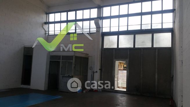 Capannone in commerciale in Via Alessandro Volta 14