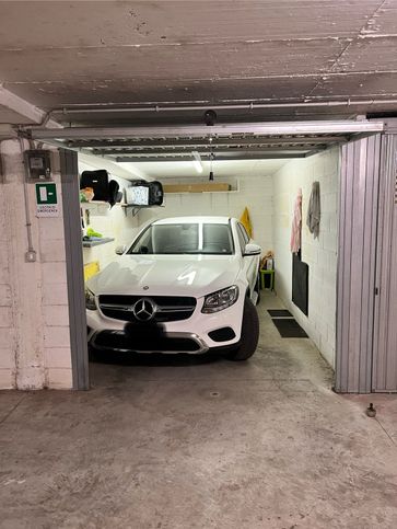 Garage/posto auto in residenziale in Viale dei Promontori