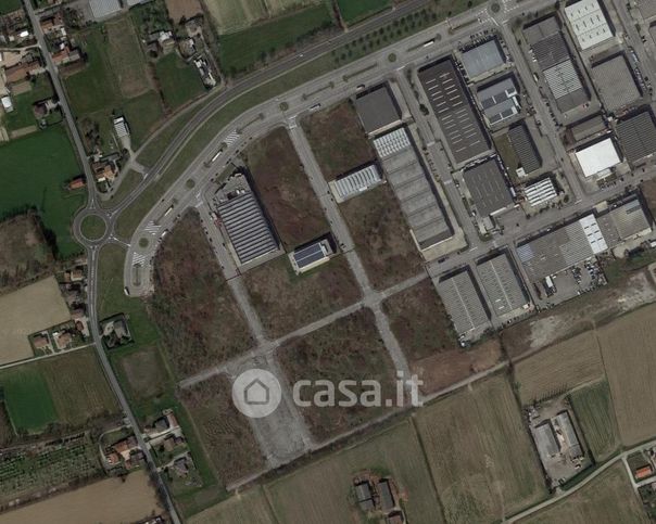 Terreno agricolo in commerciale in Piazza Paolo Camerini