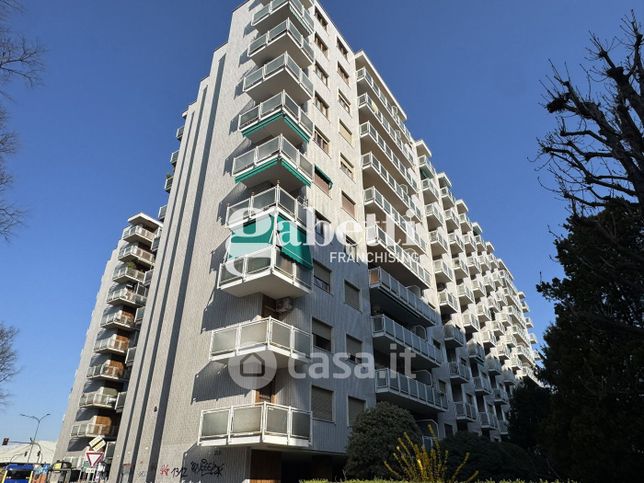 Appartamento in residenziale in Corso Sebastopoli 310