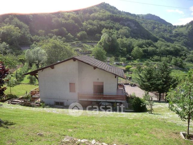 Casa bi/trifamiliare in residenziale in Strada del Monte Bondone,