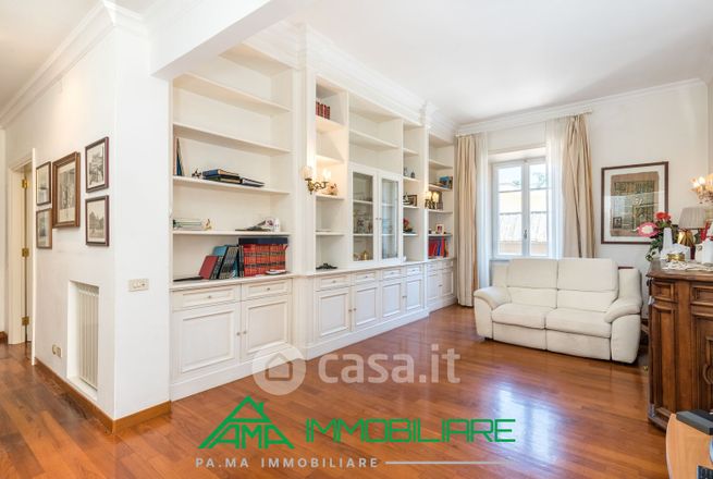 Appartamento in residenziale in Via Santa Lucia Filippini 14