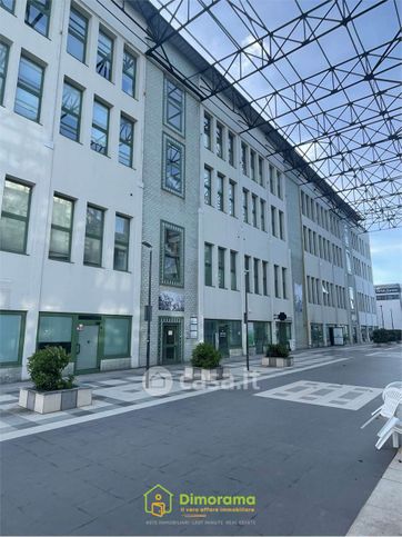 Ufficio in commerciale in 