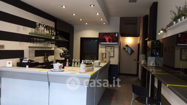Attivitã /licenza (con o senza mura) in commerciale in Via Giovanni Pascoli