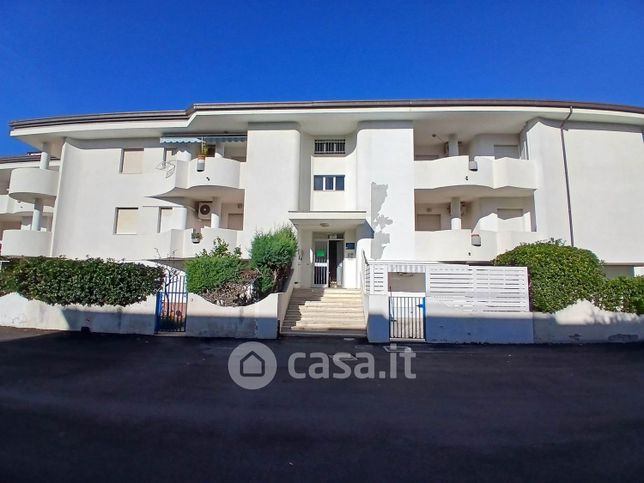 Appartamento in residenziale in Via Grecale 11