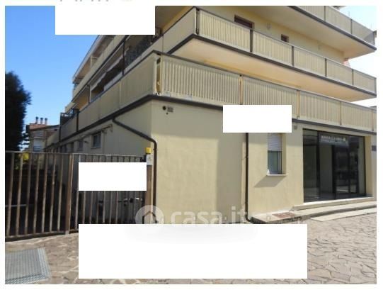 Ufficio in commerciale in Via Giuseppe di Vittorio 12