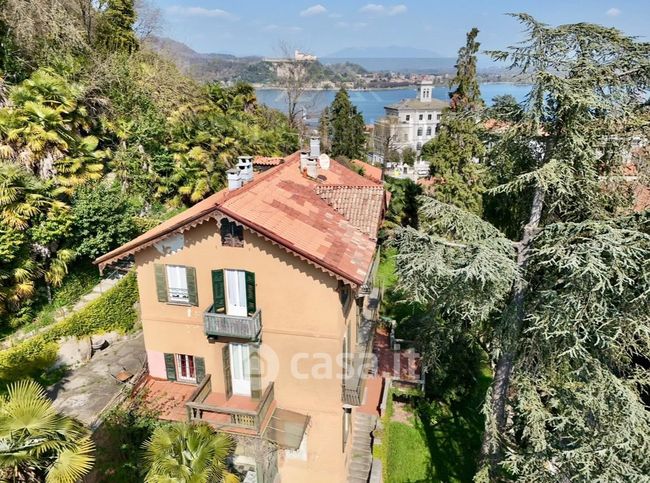 Villa in residenziale in Via San Carlo