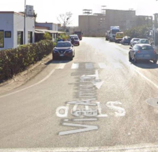 Capannone in commerciale in Via dell'Industria