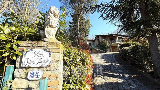 Villa in residenziale in Strada del Carrato 24