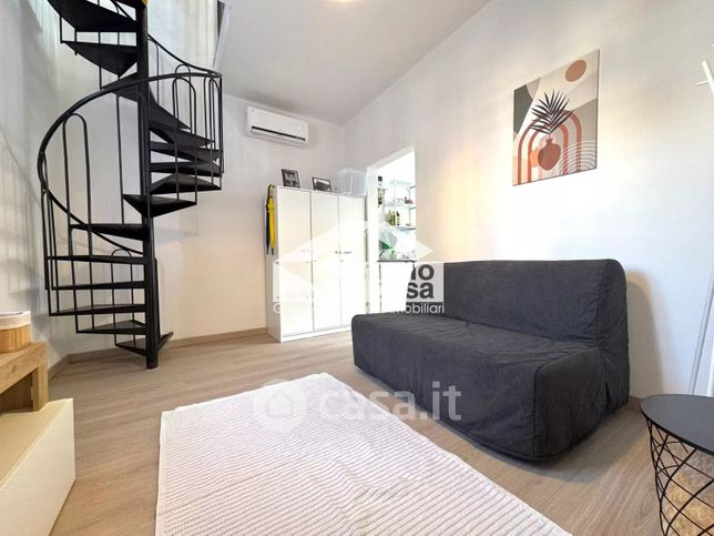 Casa indipendente in residenziale in 