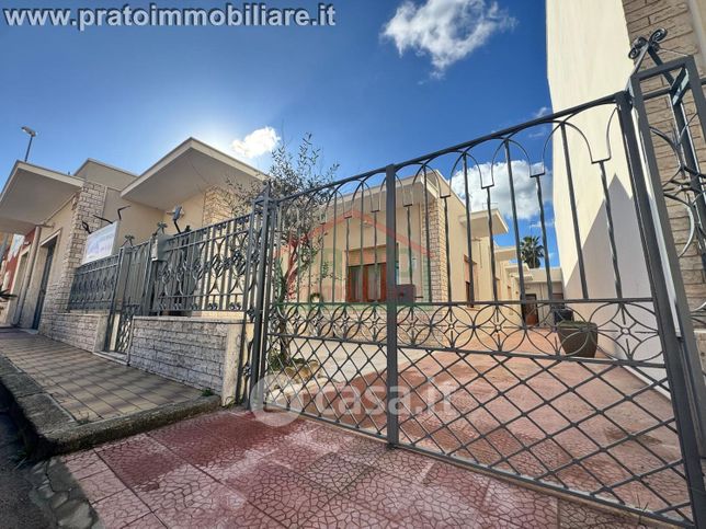 Casa indipendente in residenziale in Via Achille Grandi 30