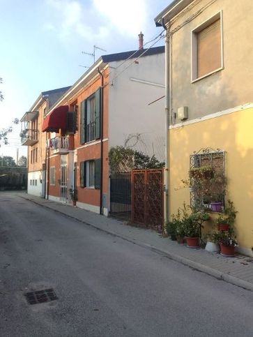 Villetta a schiera in residenziale in Oroboni