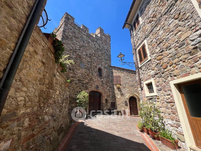 Rustico/casale in residenziale in Via della Torre