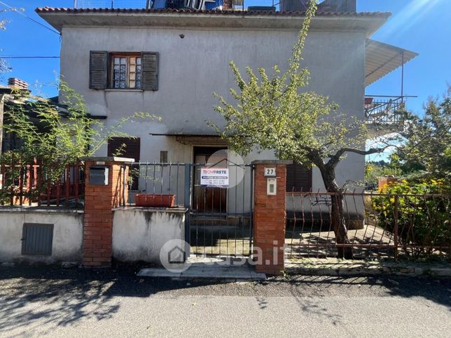 Appartamento in residenziale in Via Colle Girello 27