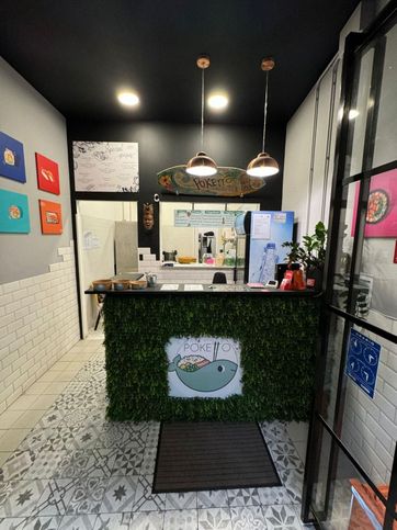 Attivitã /licenza (con o senza mura) in commerciale in Via Ugo Balzani 79