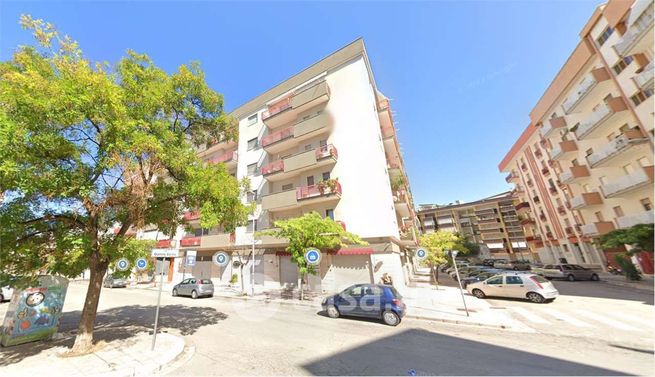 Box/posto auto in residenziale in Via Catullo 1
