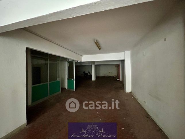 Capannone in commerciale in Via Stefano Buonsignori