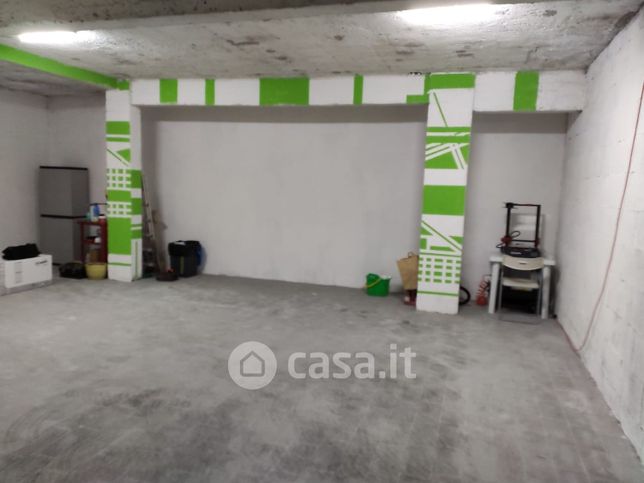 Garage/posto auto in residenziale in Via del Picchio 13