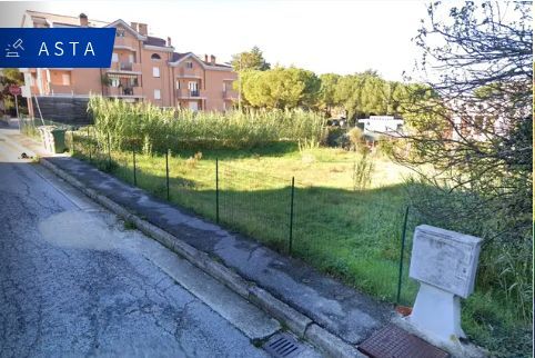 Terreno agricolo in commerciale in Via Paolo Borsellino