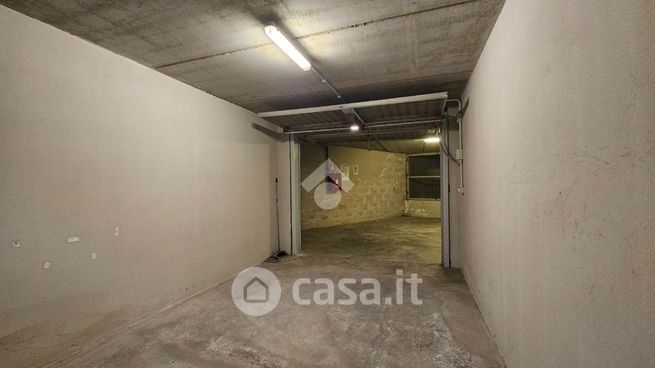 Box/posto auto in residenziale in Via Filippo Bernardini 3