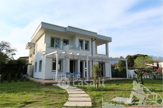 Villa in residenziale in 
