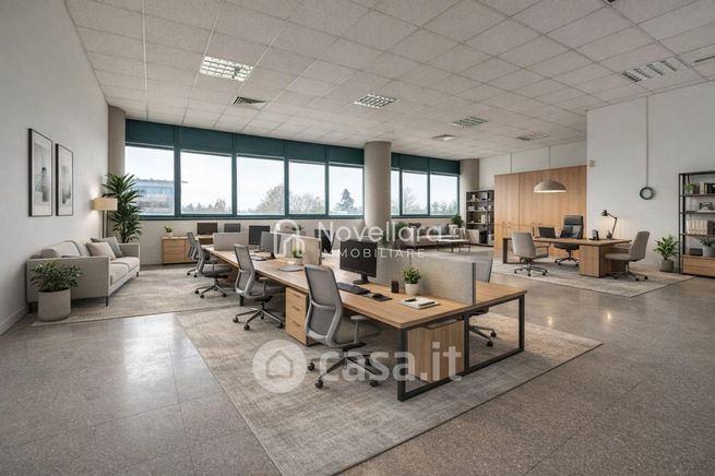 Ufficio in commerciale in 