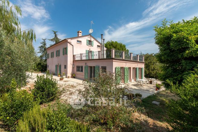 Villa in residenziale in 