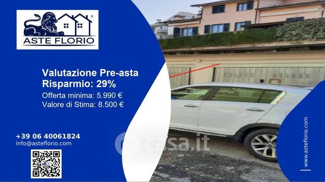 Box/posto auto in residenziale in Largo Altiero Spinelli