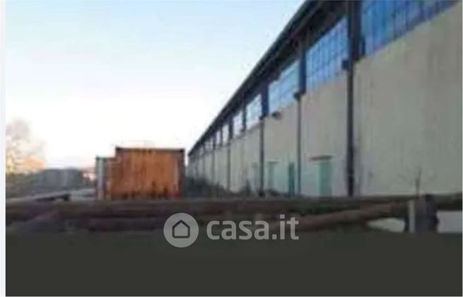 Capannone in commerciale in Via Boscarella