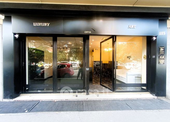 Negozio/locale commerciale in commerciale in Via Carlo Bosio 113