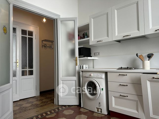 Appartamento in residenziale in Via Paolo Giovio 11