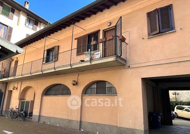 Appartamento in residenziale in Via Luigi Cadorna 11