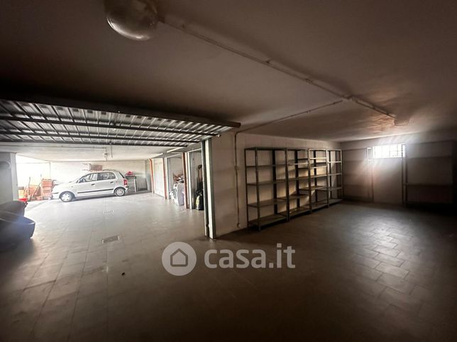 Box/posto auto in residenziale in Via Bolivia 4