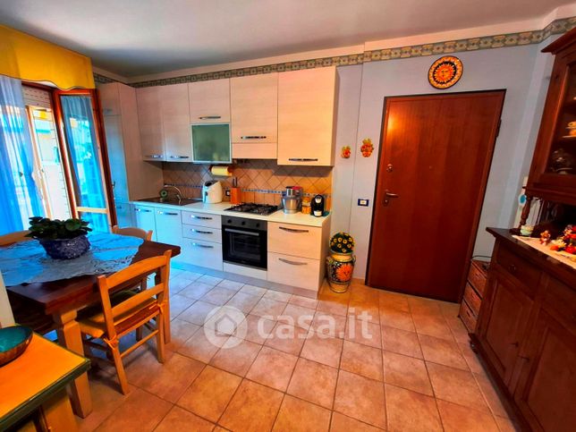 Appartamento in residenziale in Via Marino de Santis