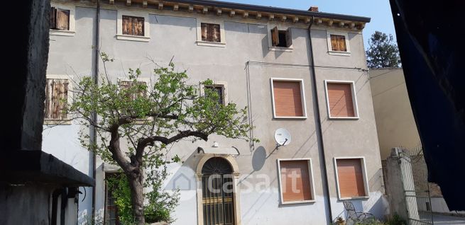 Casa indipendente in residenziale in Via Domegiano 33