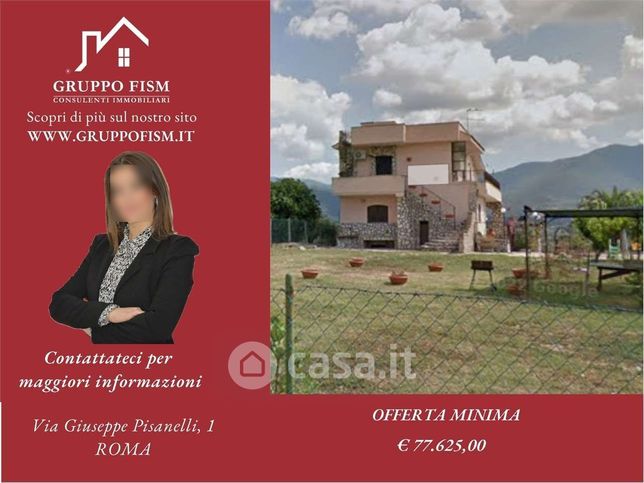 Box/posto auto in residenziale in Strada di Colle Fagiano 35