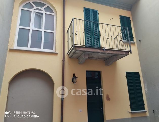 Casa indipendente in residenziale in Via Emilia
