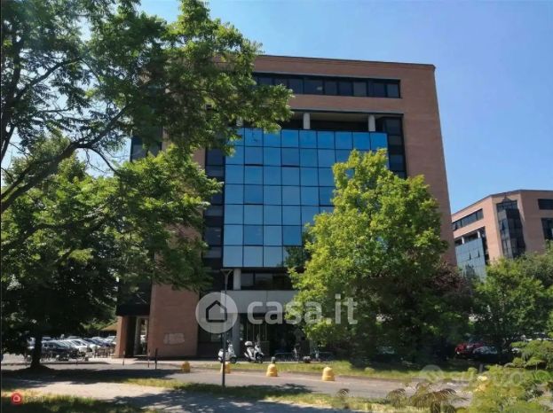 Ufficio in commerciale in 